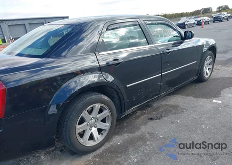 2007 Chrysler 300 Touring z USA, uszkodzony, nr VIN 2C3KA53G07H875892